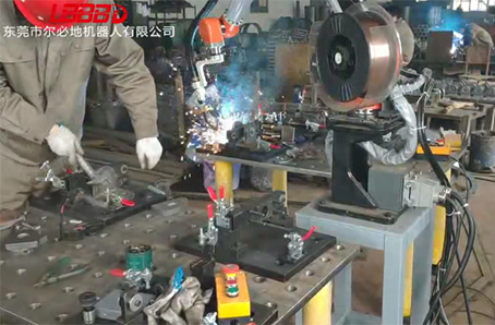 焊接機器人變位機臂的選配和精度要求有哪些